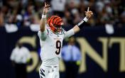 joe burrow hands up all white