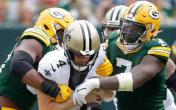 derek carr tackled