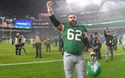 jason kelce fist raised