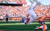 sam laporta flippin touchdown